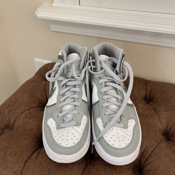 Women's Nike shoes - Picture 2 of 4